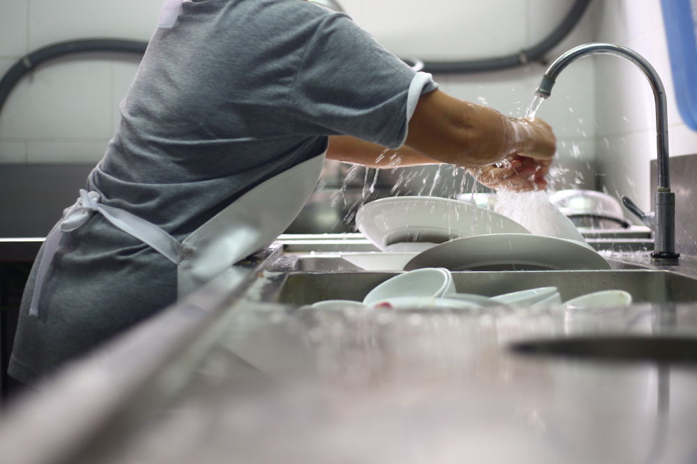 ung-dung-naoclean-rua-bat-dia-dung-cu-an-uong-tai-cac-nha-hang-khach-san